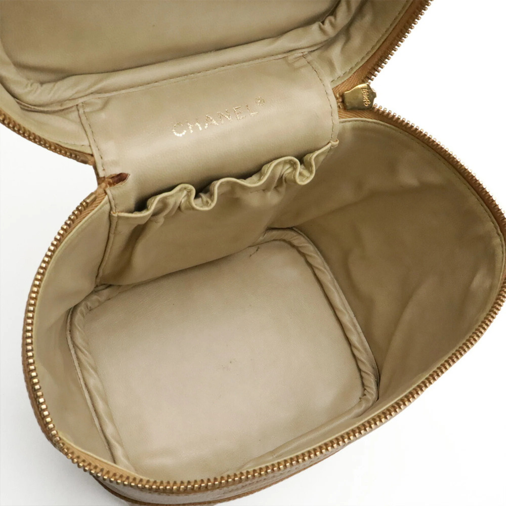 CHANEL Cream Caviar Leather Logo Pouch - Picture 8 of 10